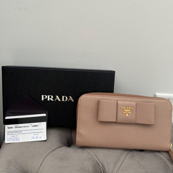 Prada Fiocco Bow Wallet Ribbon Saffiano Leather Zip  Around Wallet AUTHENTIC - Picture 2 of 8
